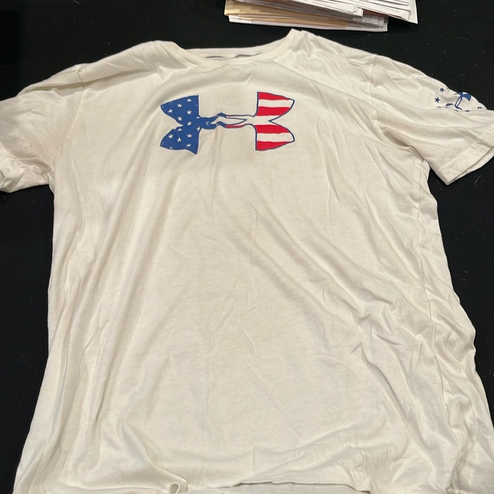 Under armor t shirt youth Xl